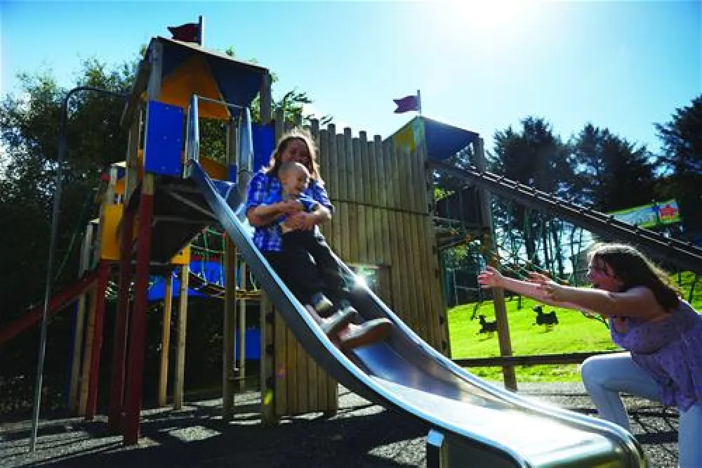 Brynowen Holiday Park