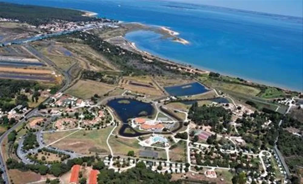 Camping Village De Vacances La Vieille Perrotine