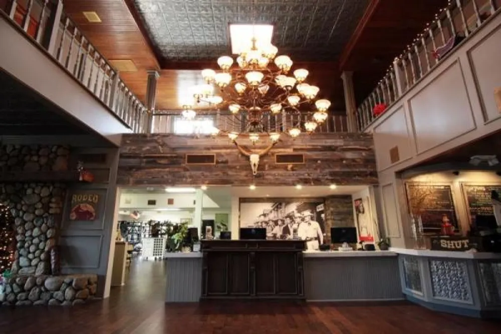 Palm Canyon Hotel & RV Resort