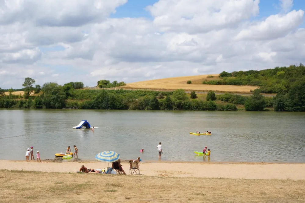 Camping**** Les Coteaux du Lac