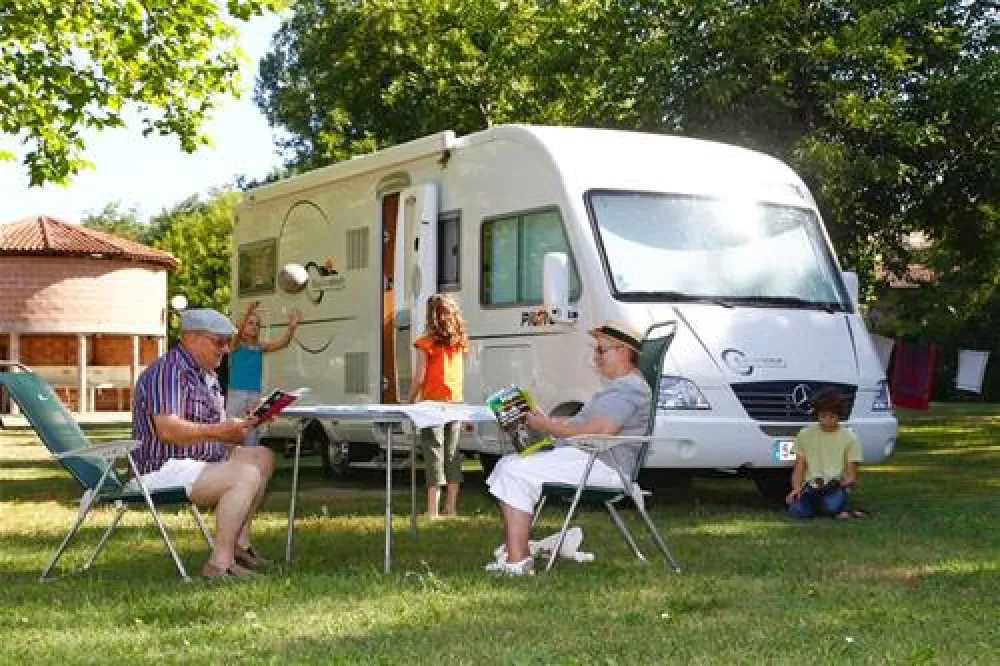 Camping * Municipal Les Prunettes