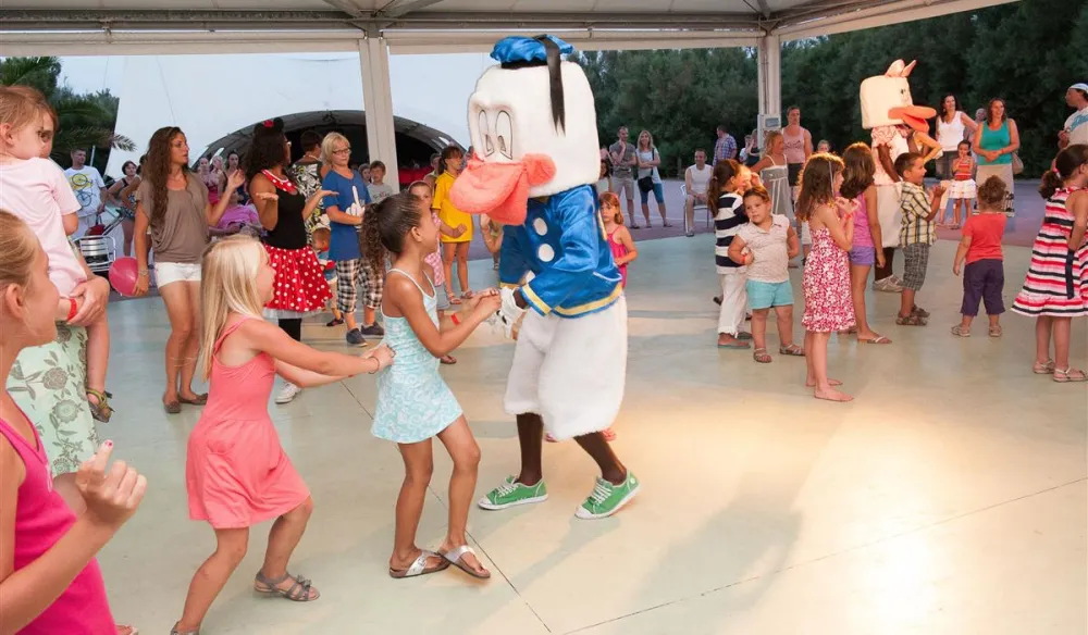 Isamar Holiday Village