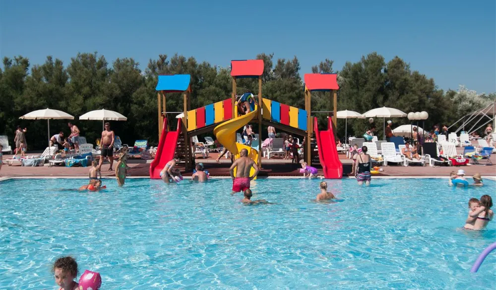 Isamar Holiday Village