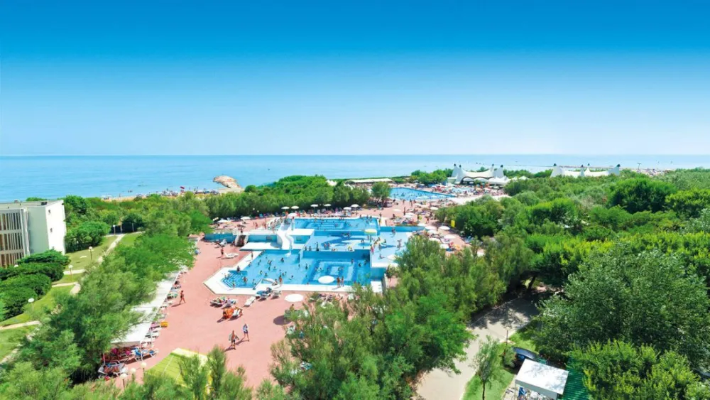Isamar Holiday Village