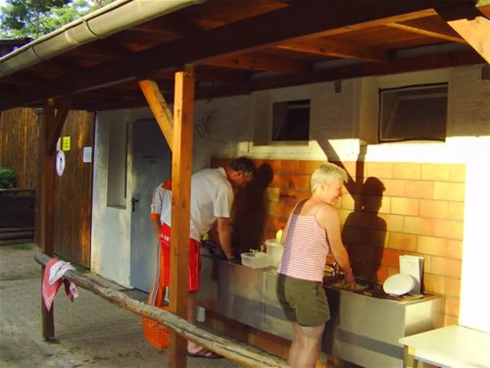 Campingpark & Wohnmobilhafen Am Gr. Lausiger Teich