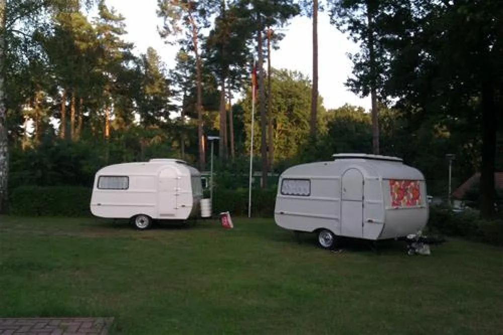 Campingpark & Wohnmobilhafen Am Gr. Lausiger Teich