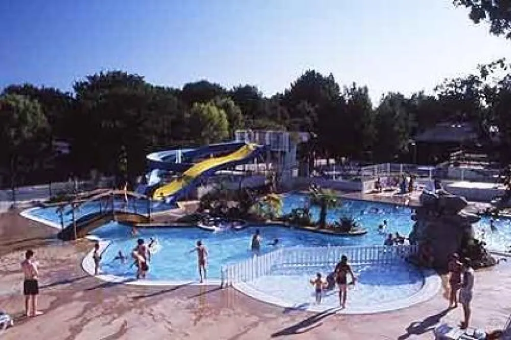 Camping De La Piscine