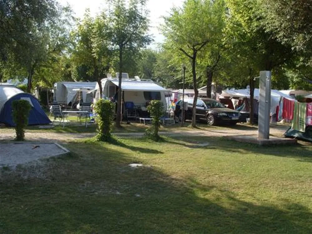 CAMPING LAGO DI LEVICO ****