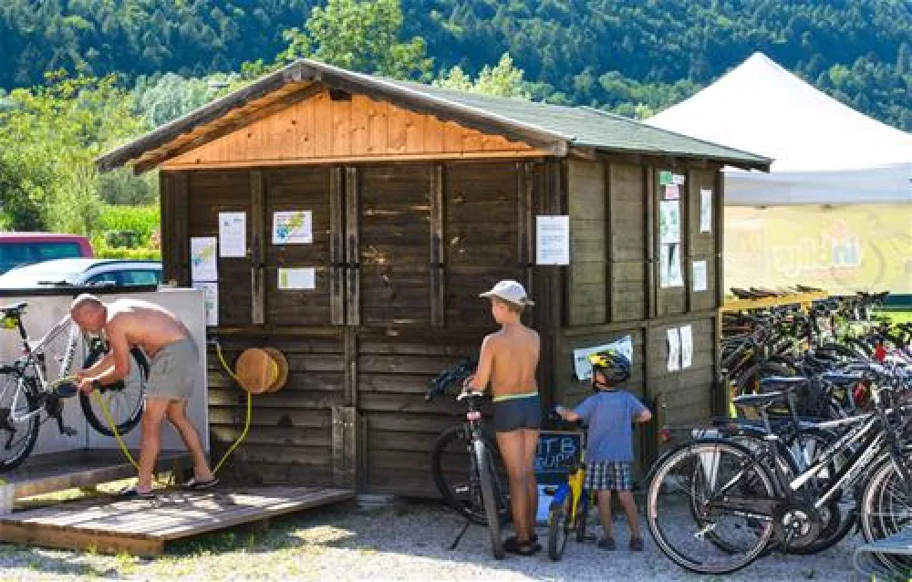 CAMPING LAGO DI LEVICO ****
