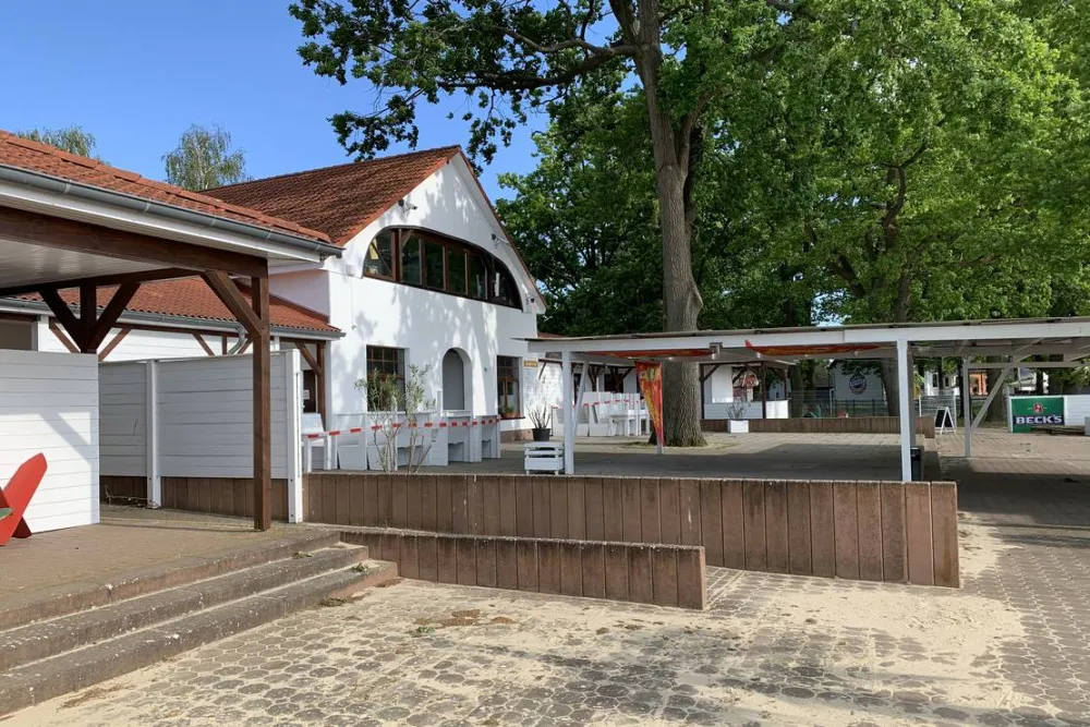 Barracuda Beach Camping am See