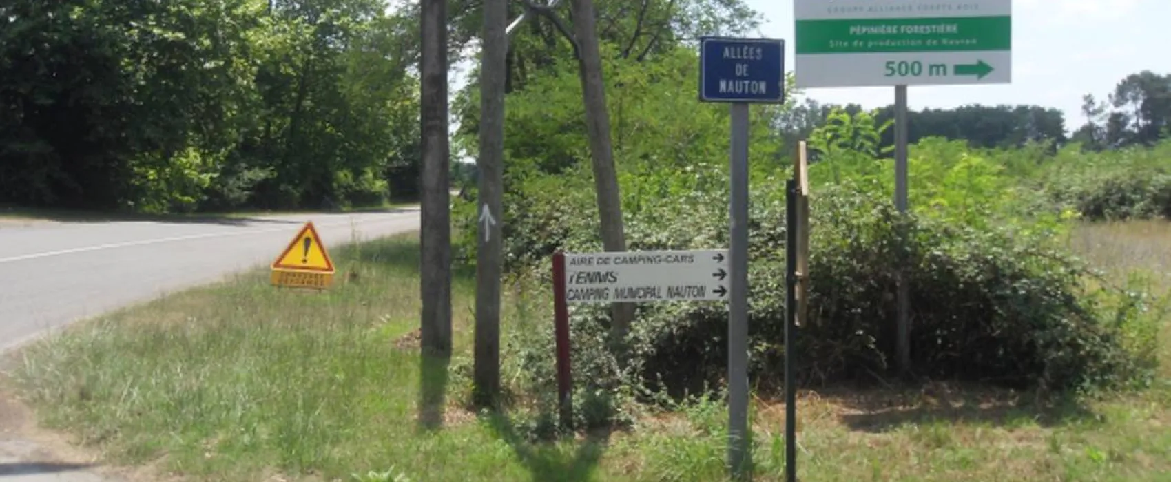 Aire de Camping Cars De Nauton