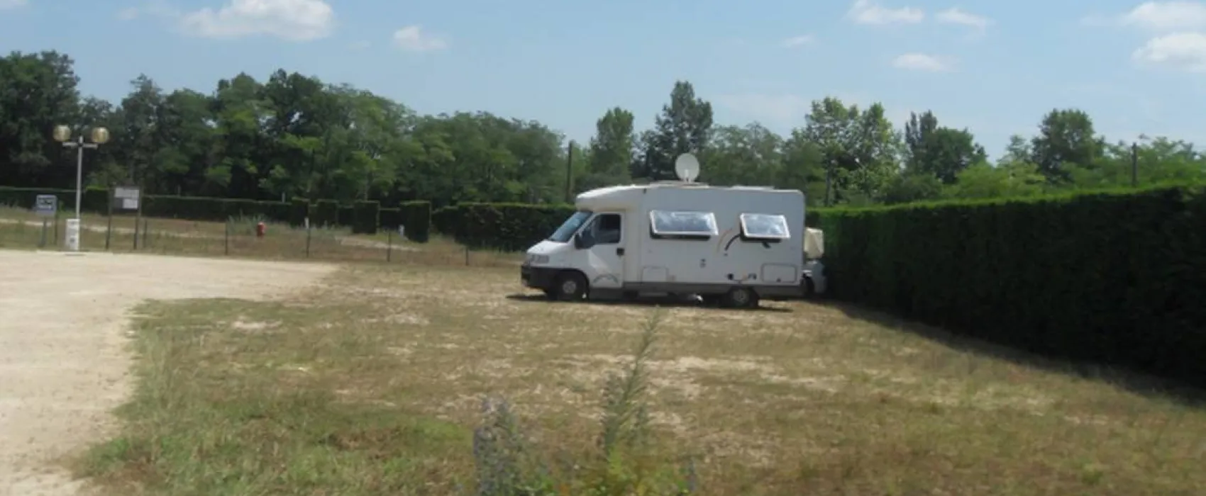 Aire de Camping Cars De Nauton