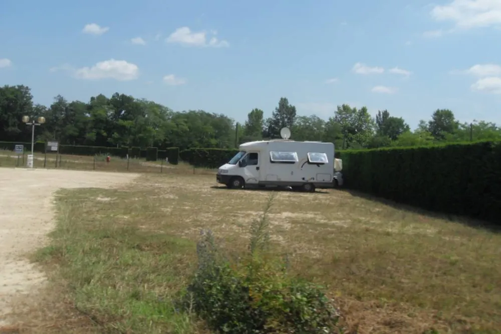 Aire de Camping Cars De Nauton