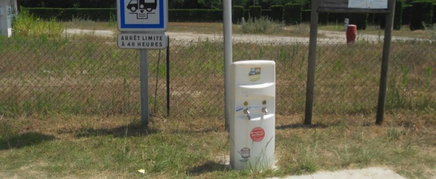 Aire de Camping Cars De Nauton