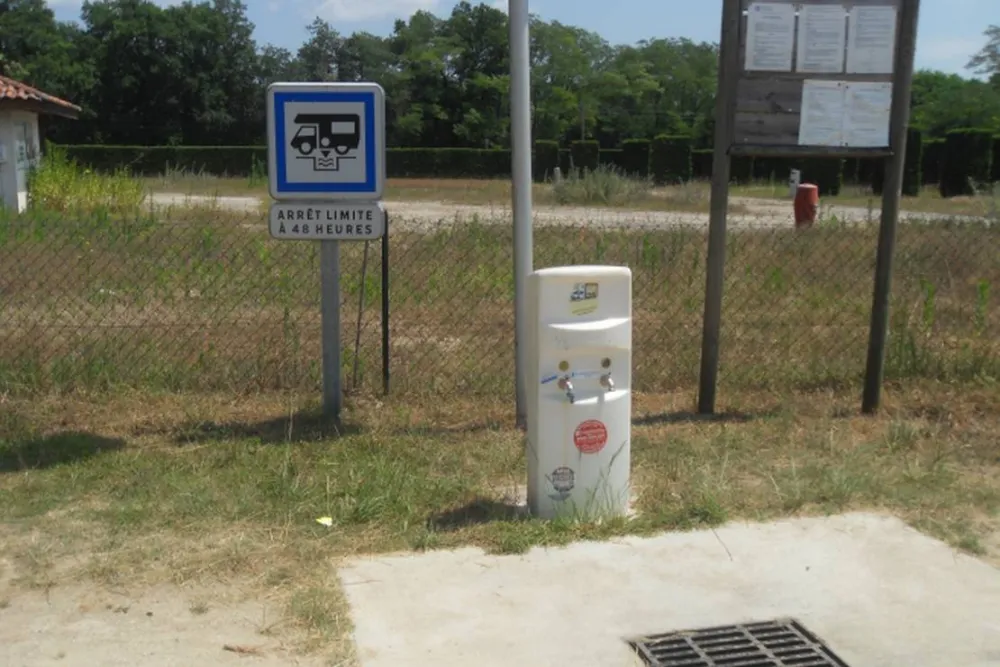 Aire de Camping Cars De Nauton