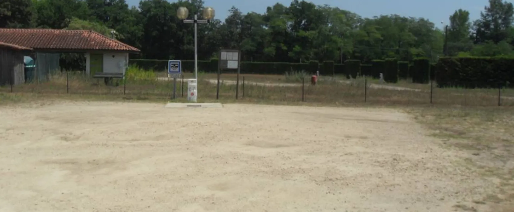 Aire de Camping Cars De Nauton