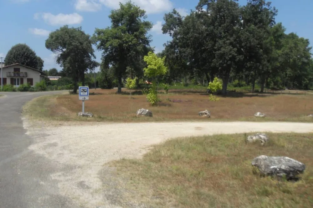 Aire de Camping Cars De Nauton