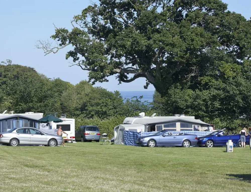 Leadstone Camping