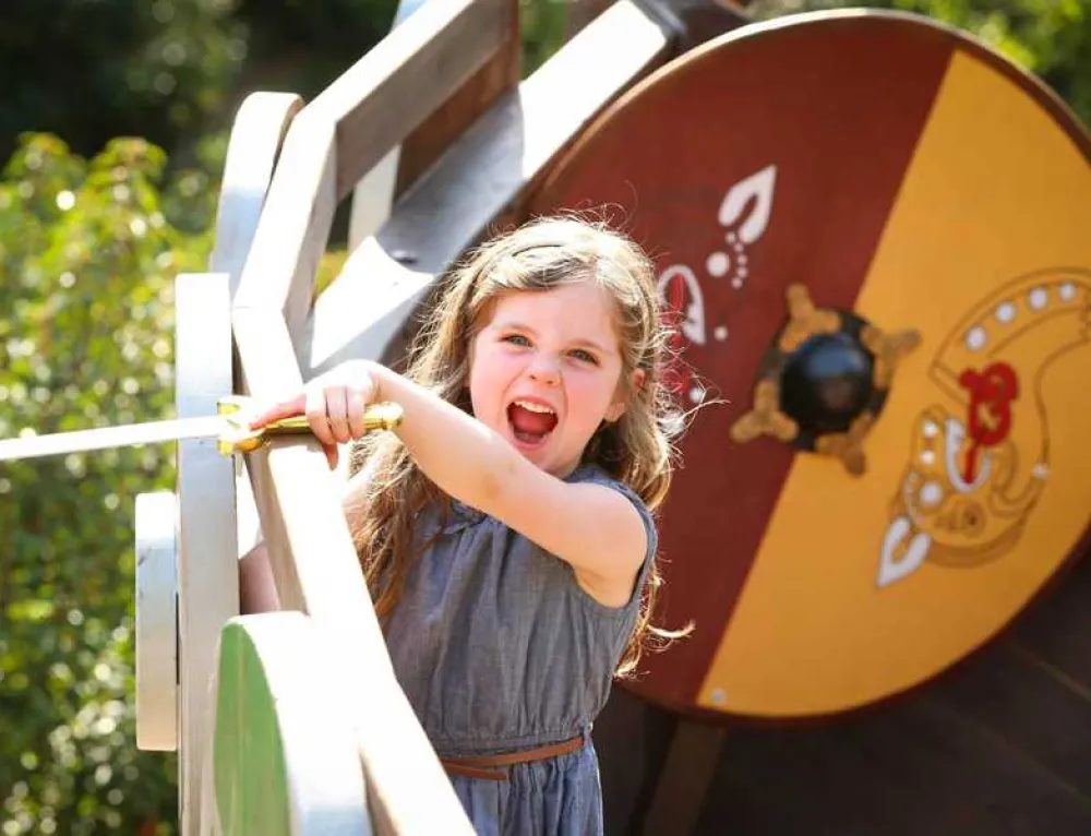 Warwick Castle Knight&#39;s Village