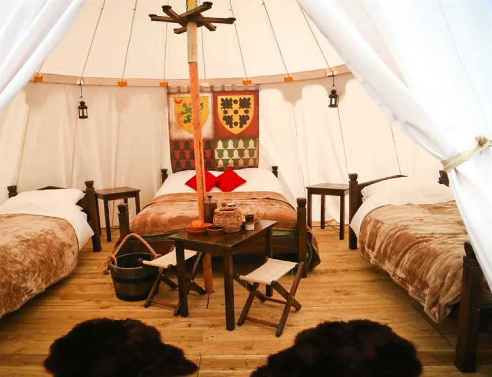 Warwick Castle Knight&#39;s Village