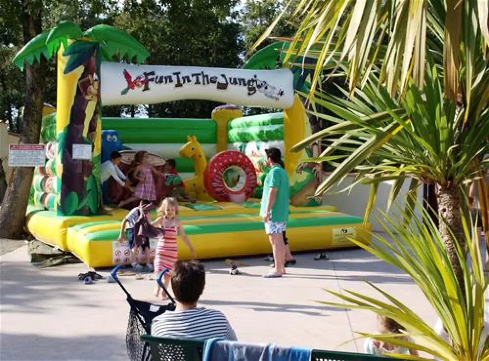 Campimg Domaine des Charmilles  