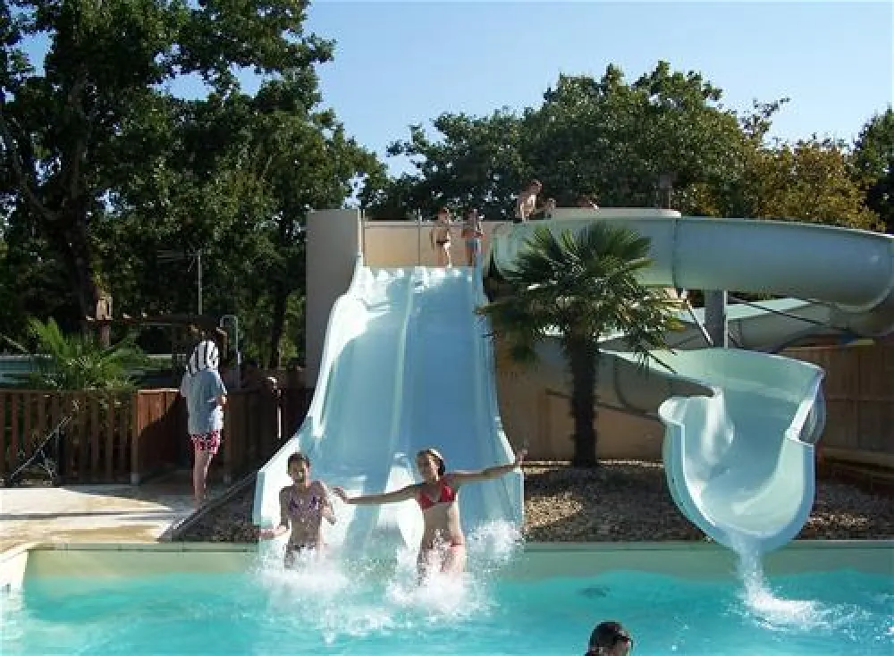 Campimg Domaine des Charmilles  