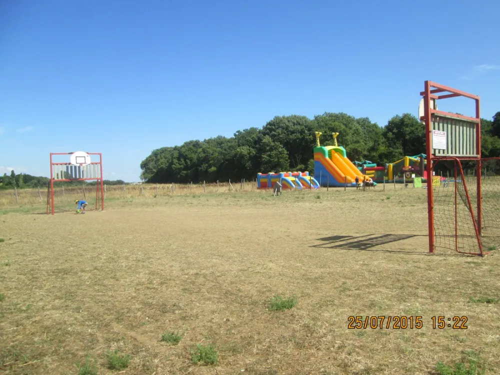 Campimg Domaine des Charmilles  