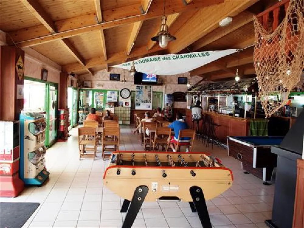 Campimg Domaine des Charmilles  