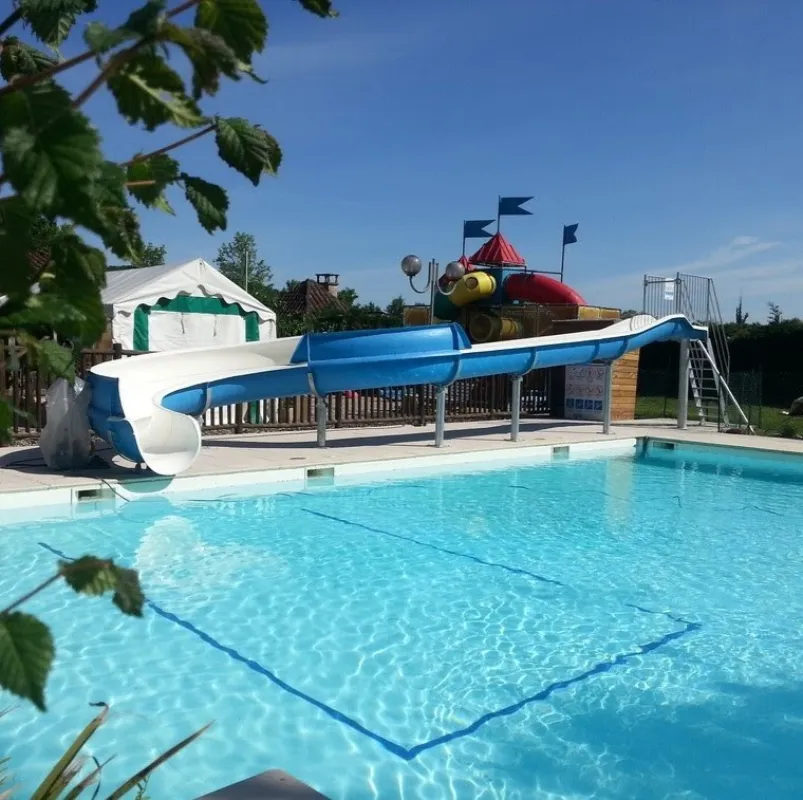 Camping Les Chalets sur la Dordogne  