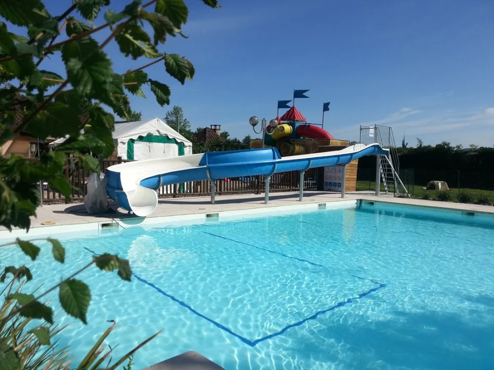 Camping Les Chalets sur la Dordogne  
