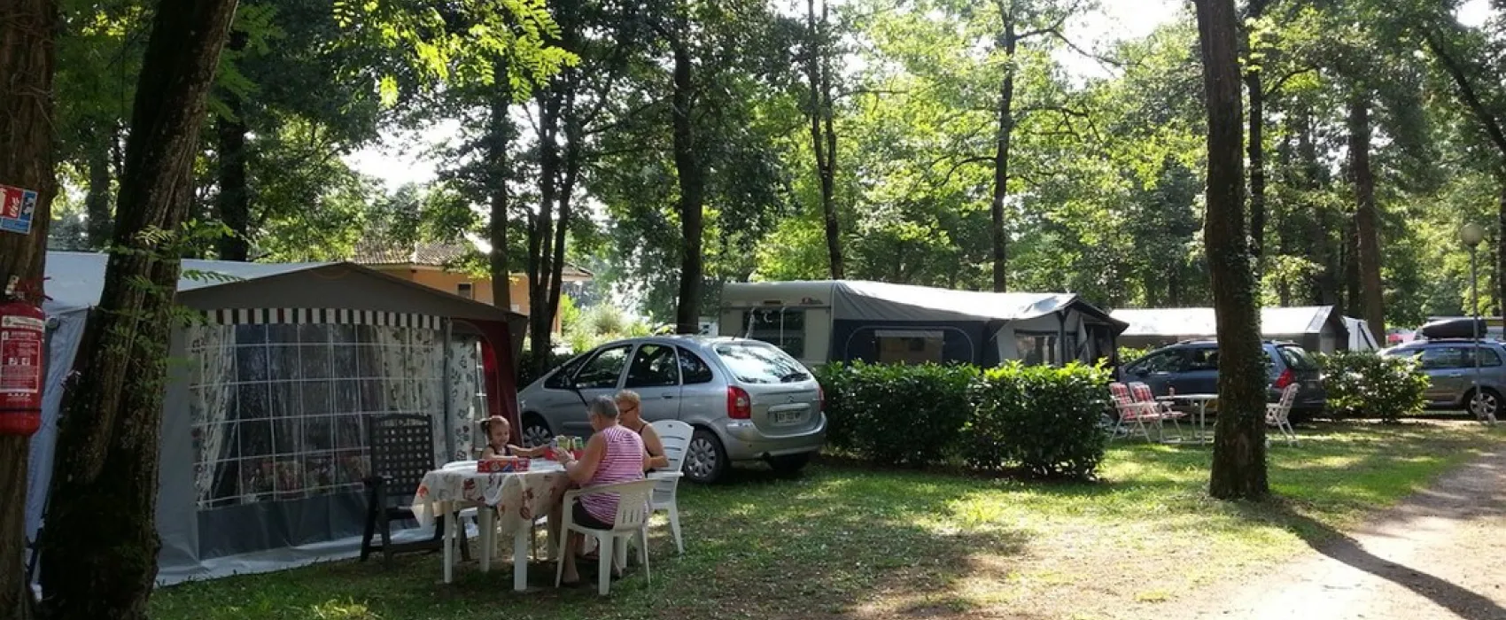 Camping Les Chalets sur la Dordogne  