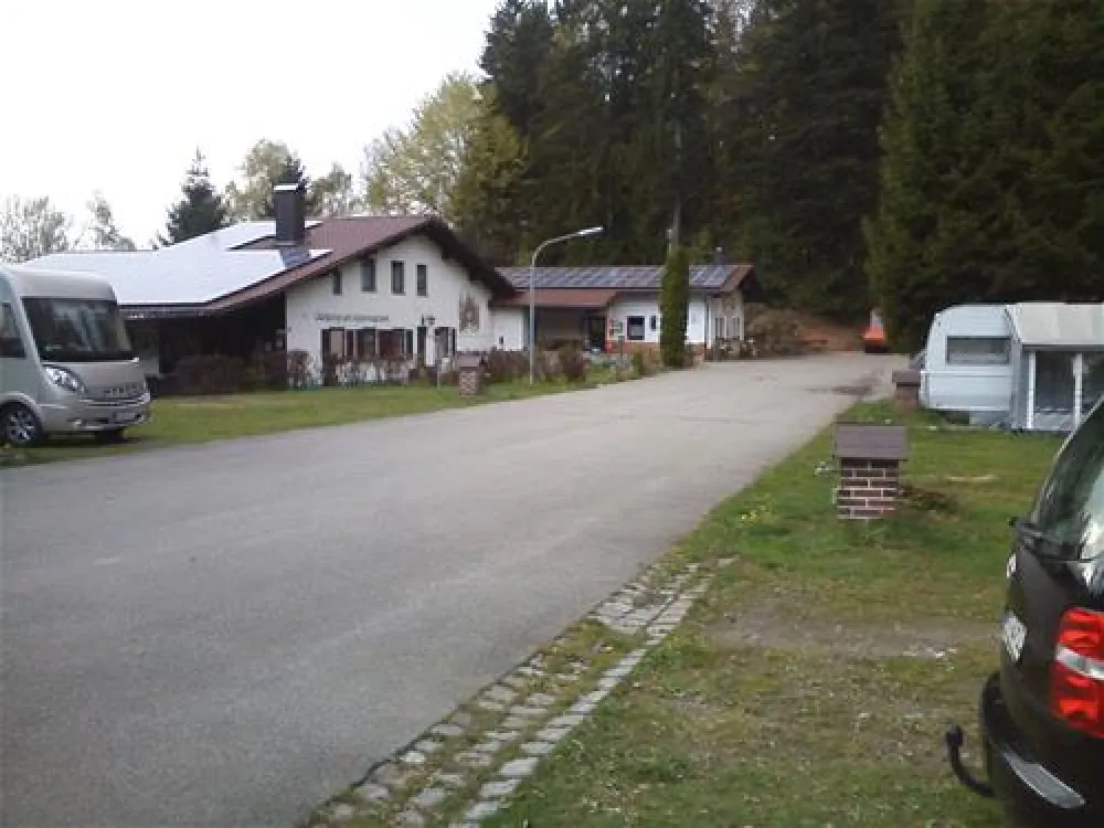 Sommer- und Wintercamping am Nationalpark