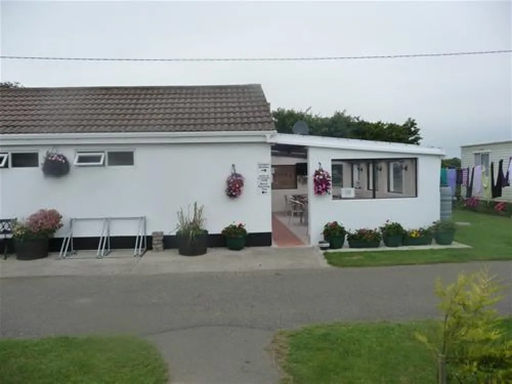 St. Margarets Beach Caravan & Camping Park