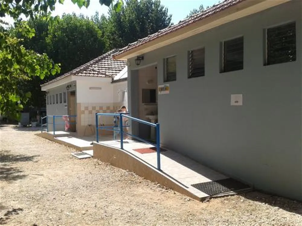 Camping Village Kalamitsi Beach