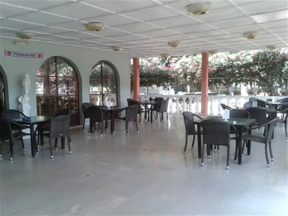 Camping Village Kalamitsi Beach