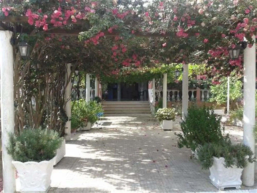 Camping Village Kalamitsi Beach