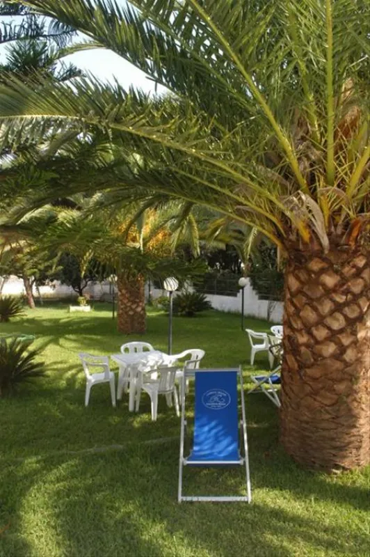 Camping Village Kalamitsi Beach