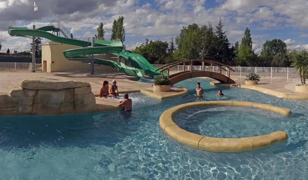 Flower camping lac de Thoux St. Cricq  