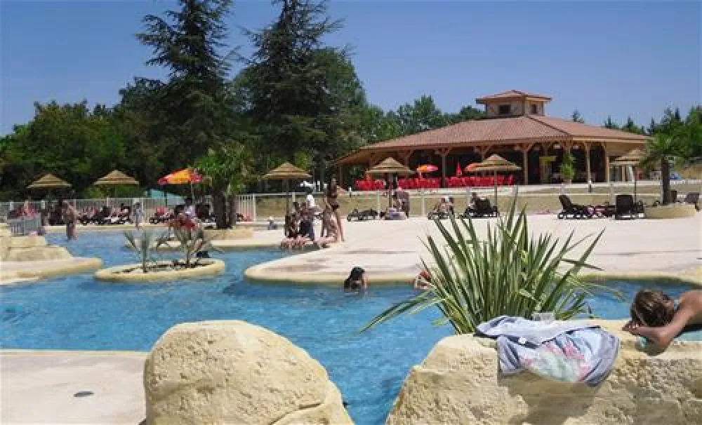 Flower camping lac de Thoux St. Cricq  