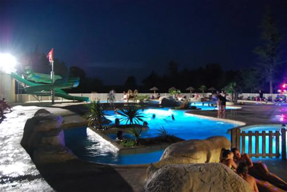 Flower camping lac de Thoux St. Cricq  