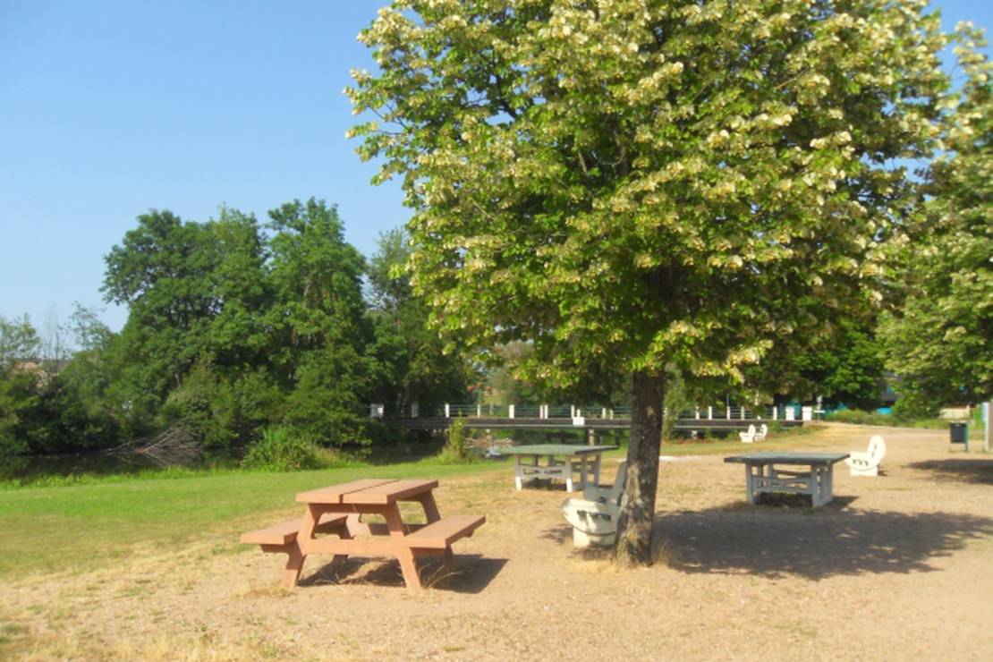 Camping Municipal Jaligny Sur Besbre photo 3