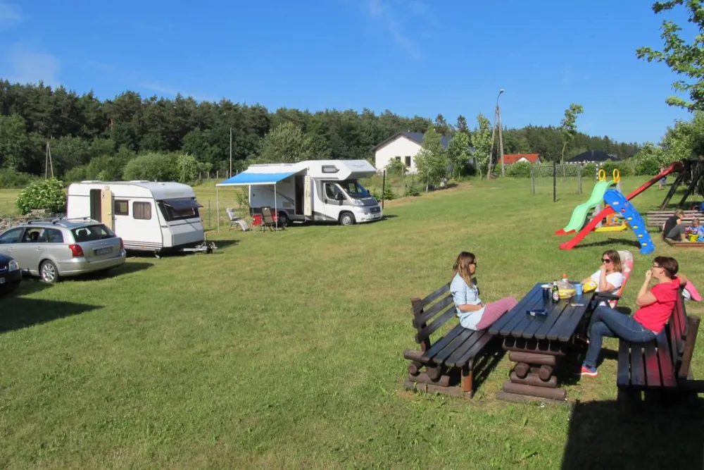 CAMPING  "Leśny Zakątek"
