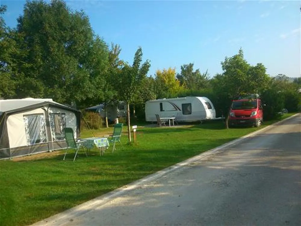 Camping Les Ceriselles  