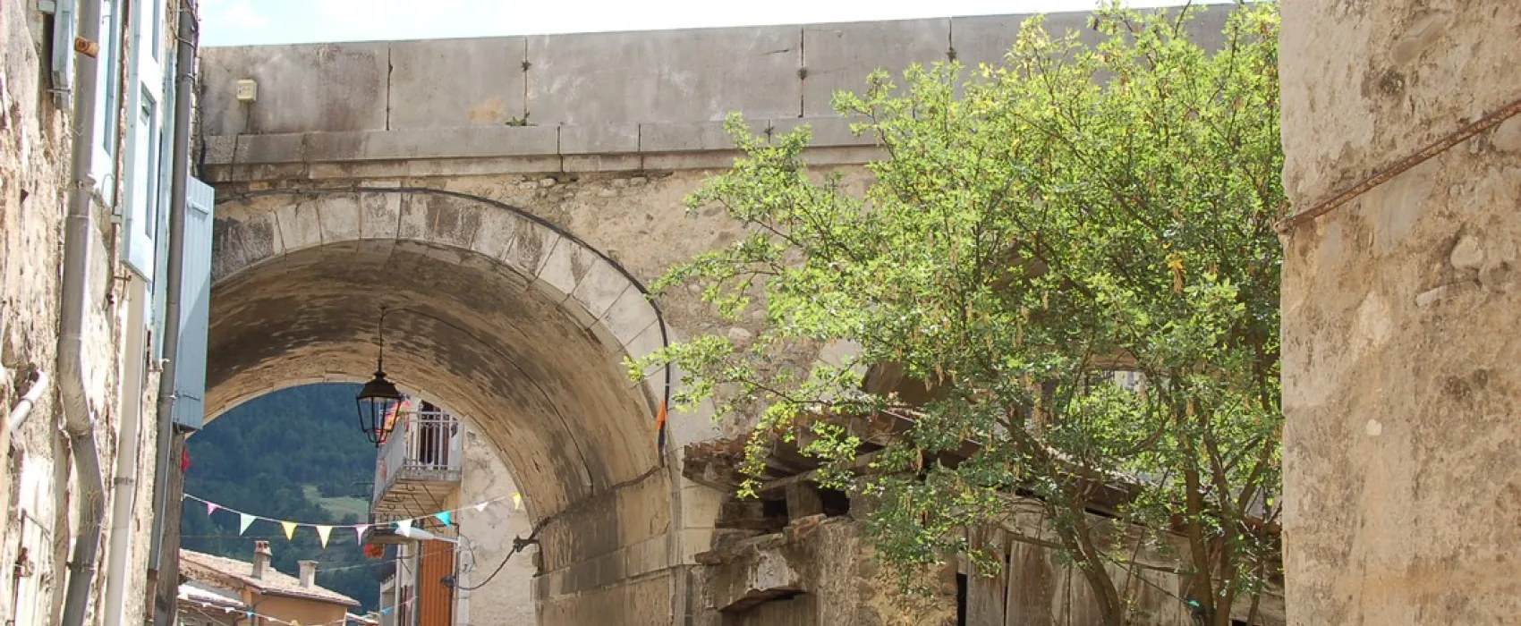 Les Tuill&egrave;res