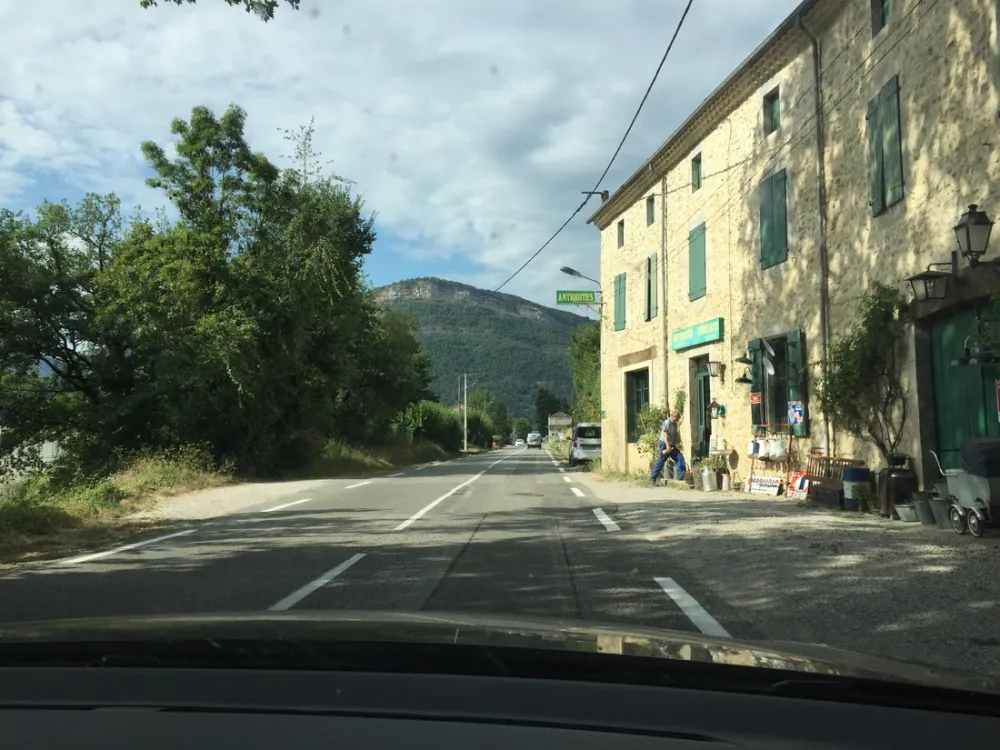 Les Tuill&egrave;res