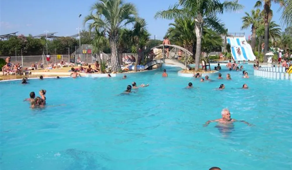 Camping Les Champs Blancs  