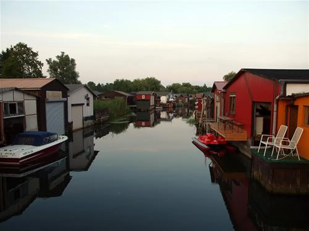 Peenecamp Neukalen, Meckl. Seenplatte & Schweiz