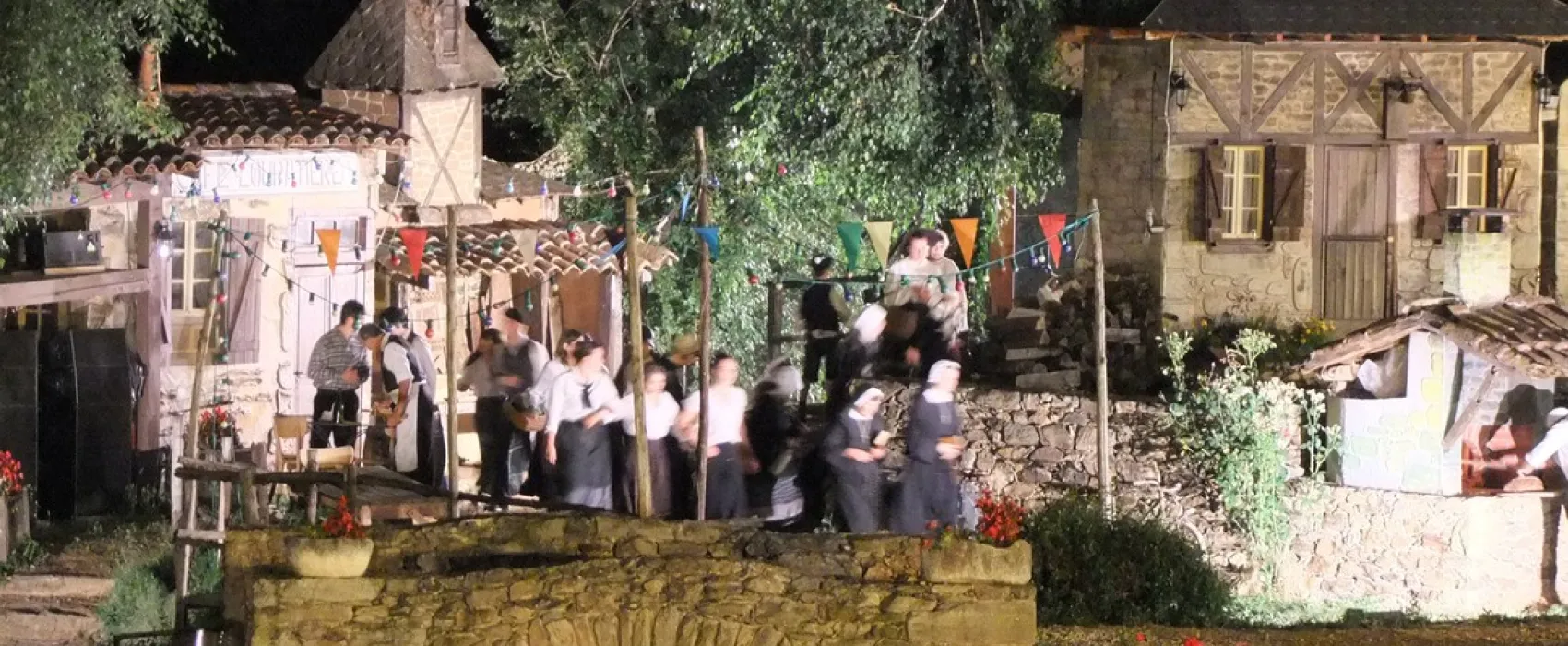 Flower Camping - Le Port de Lacombe