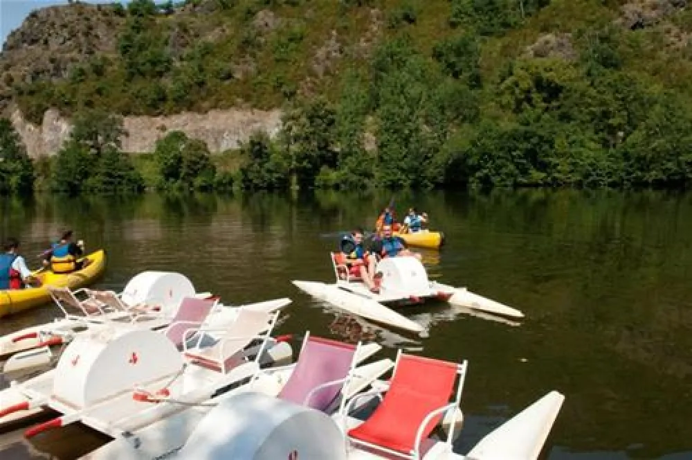 Flower Camping - Le Port de Lacombe