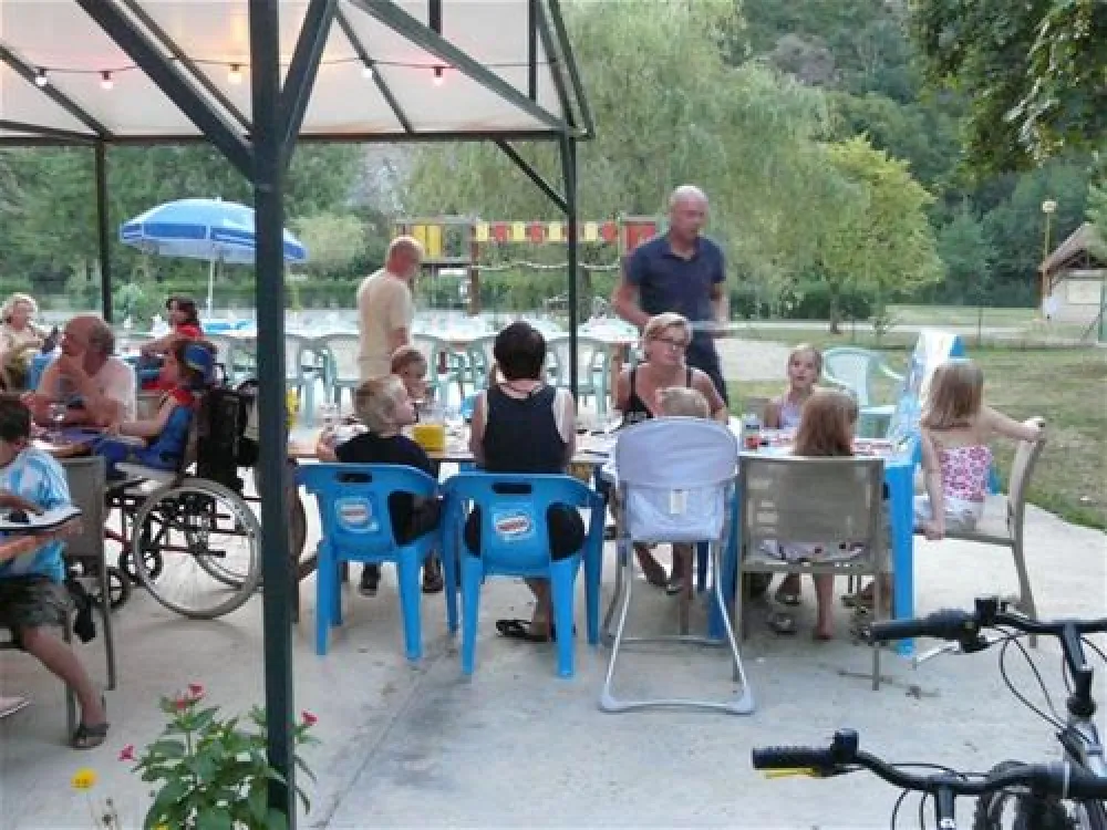 Flower Camping - Le Port de Lacombe